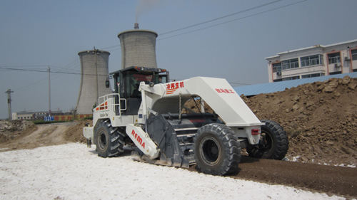 WR2100L，濱州工業(yè)場地灰土拌和
